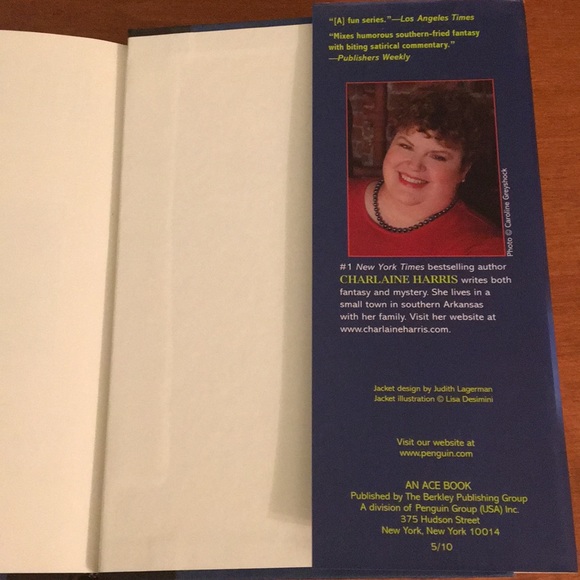 Hard bound “Dead in the Family” 1st Edition - Picture 4 of 4